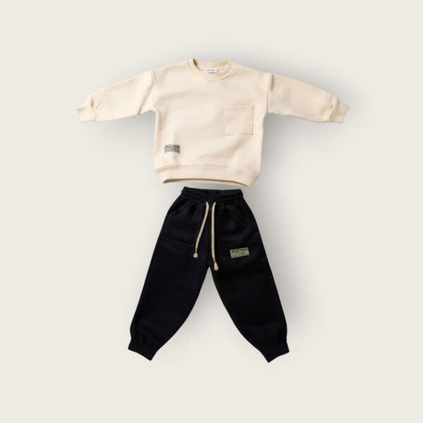 Бело црн комплет