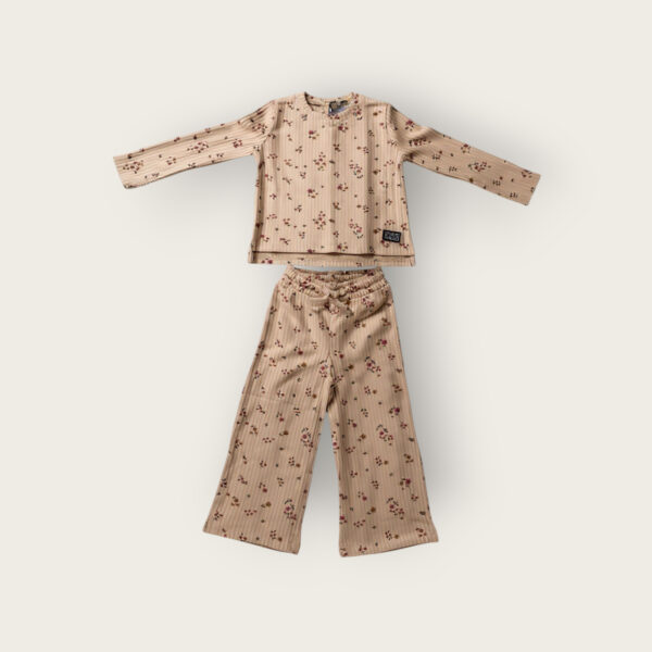 Stay женски комплет